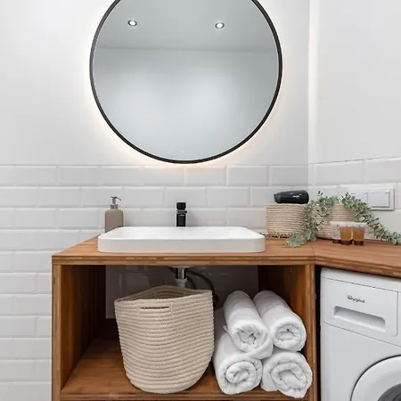 Spacious With Swimming Pool, Gym And Sauna Wwa40 *