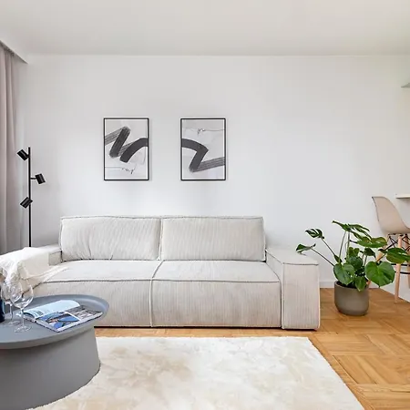 דירה Spacious With Swimming Pool, Gym And Sauna Wwa40 ורשה